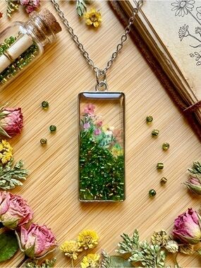 Handcrafted Green Floral Resin Rectangle Pendant Necklace